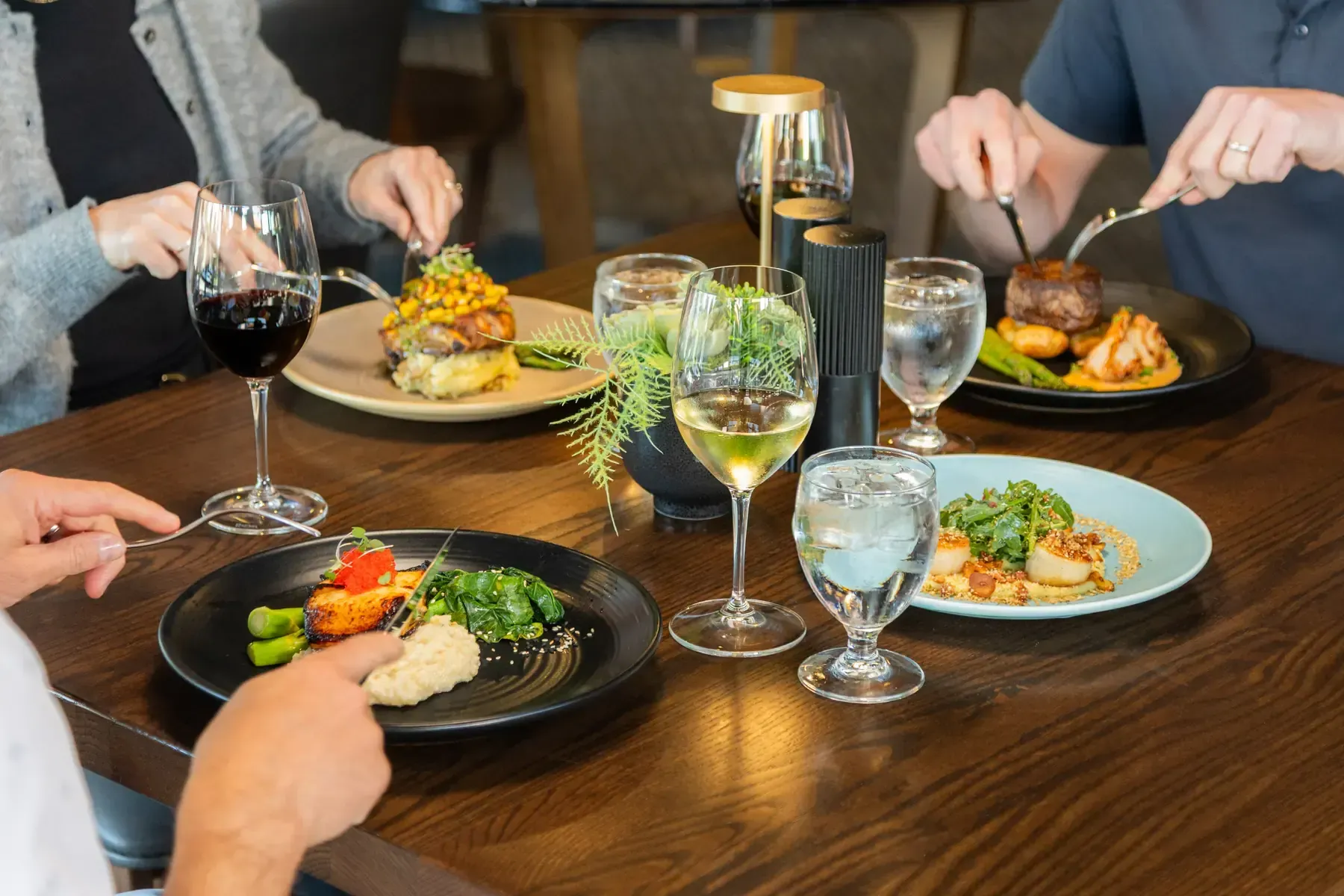 Seymour-Public-Clubhouse Dining